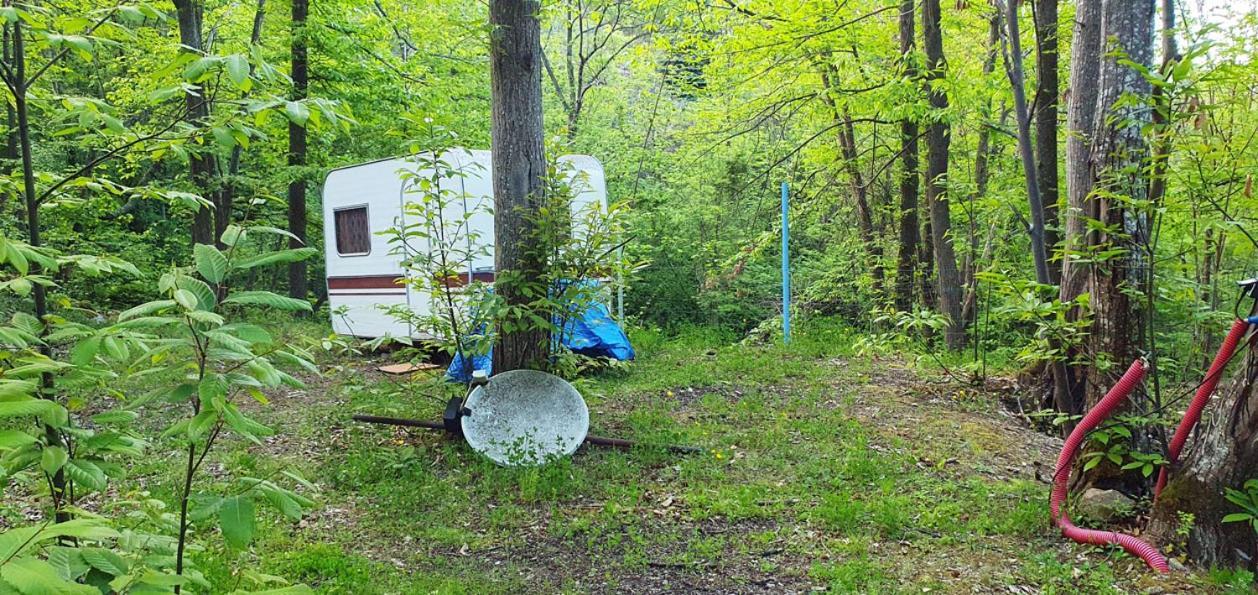 Camping Le P'Tit Bonheur Escaro Exterior foto