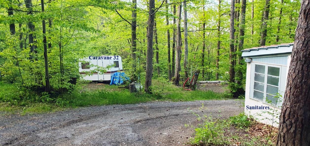 Camping Le P'Tit Bonheur Escaro Exterior foto
