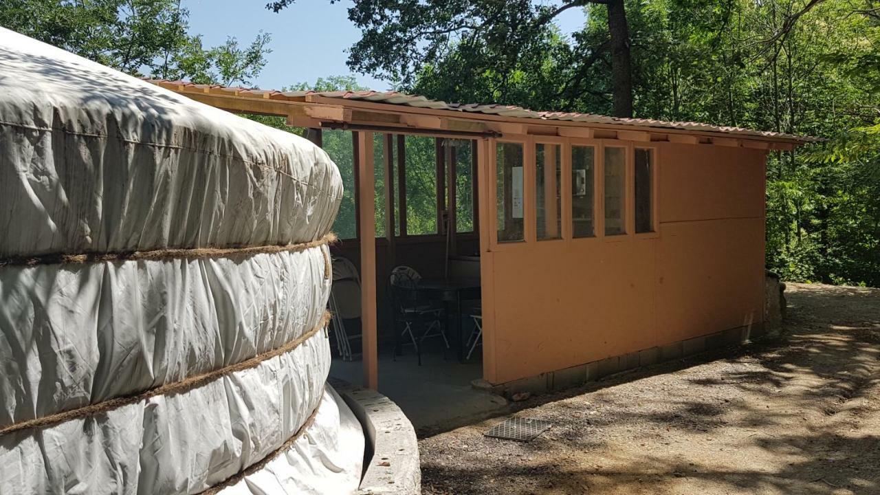 Camping Le P'Tit Bonheur Escaro Exterior foto